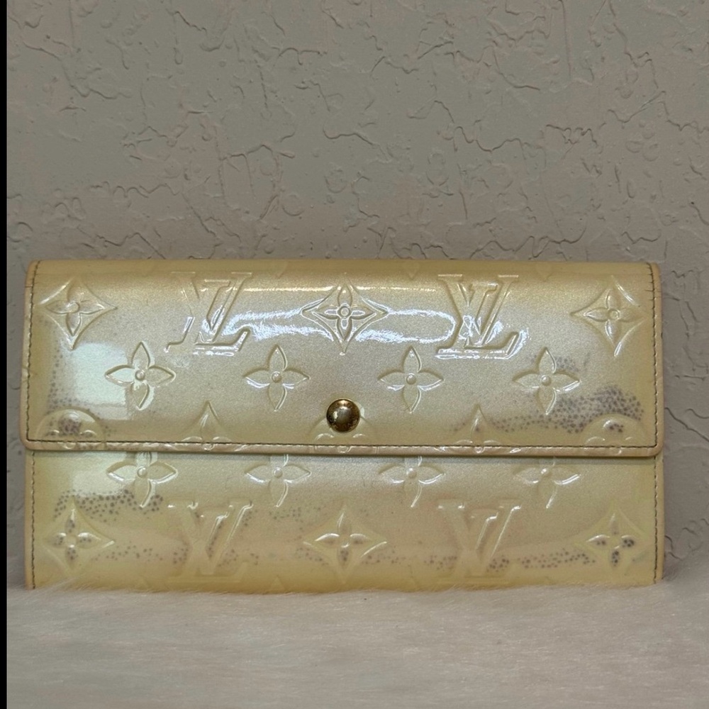 Louis Vuitton Vernis Sarah Wallet